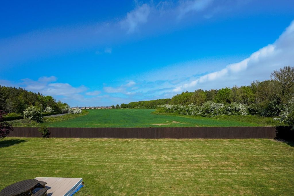 Property photo 3 of 11 Rear External