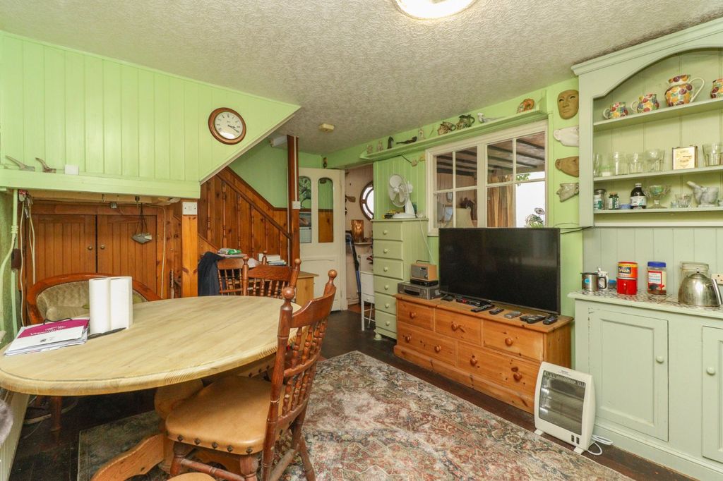 Property photo 3 of 13 Picture 3