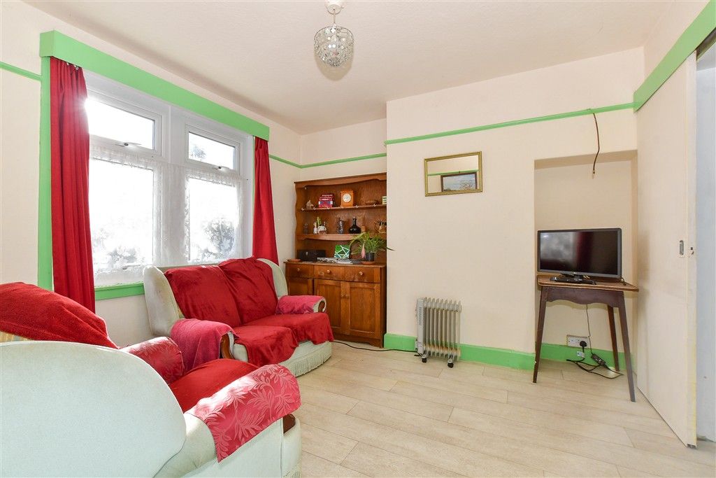 Property photo 1 of 11 Lounge