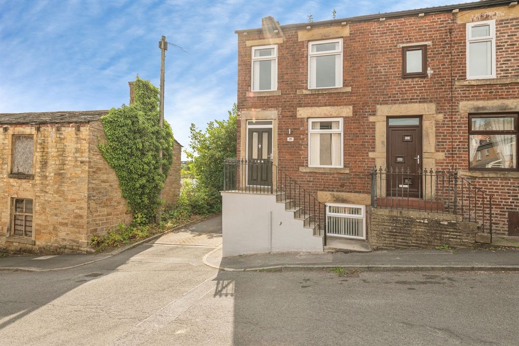 Property photo 1 of 9
