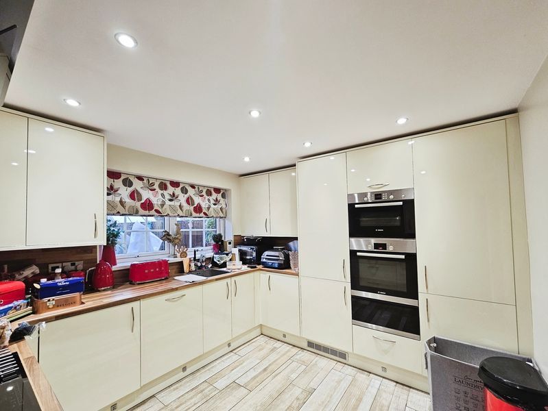 Property photo 2 of 6 Photo 5