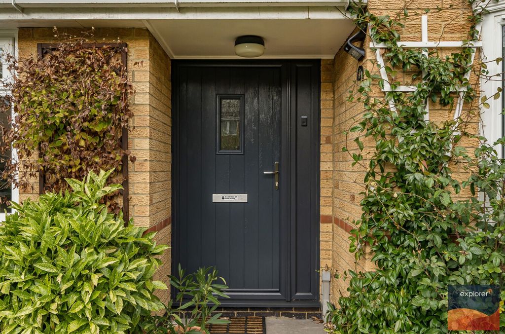 Property photo 3 of 35