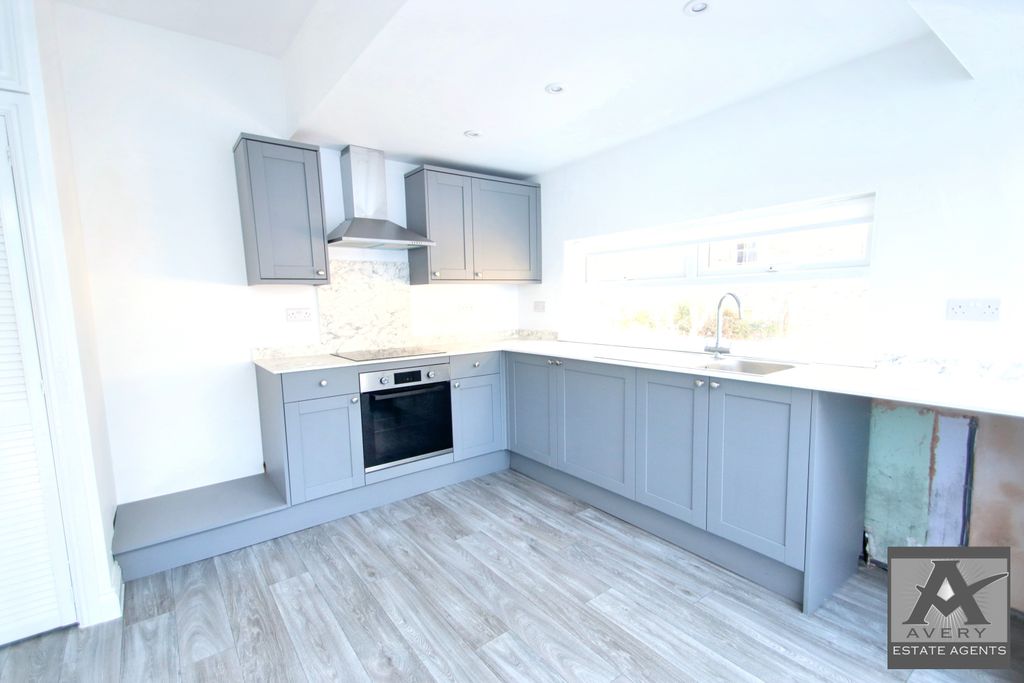 Property photo 2 of 11 Gallery