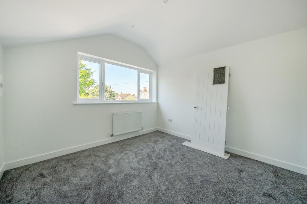 Property photo 2 of 18 Bedroom