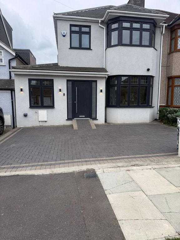 Property photo 1 of 18 Front