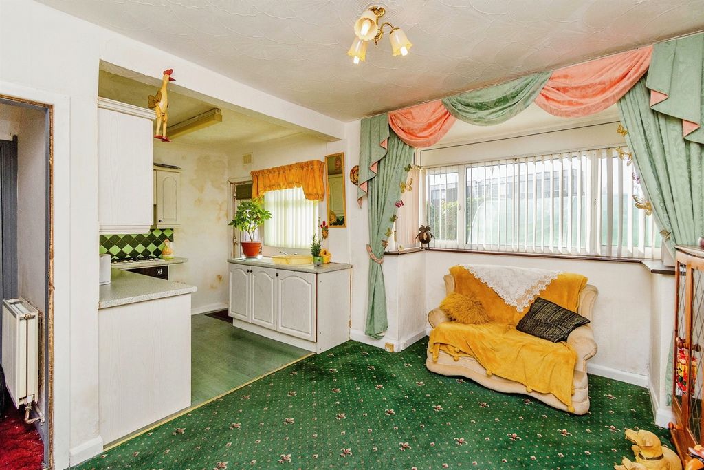 Property photo 2 of 13