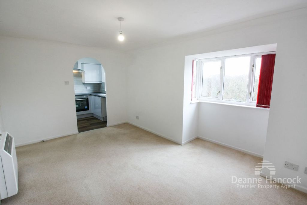 Property photo 3 of 8