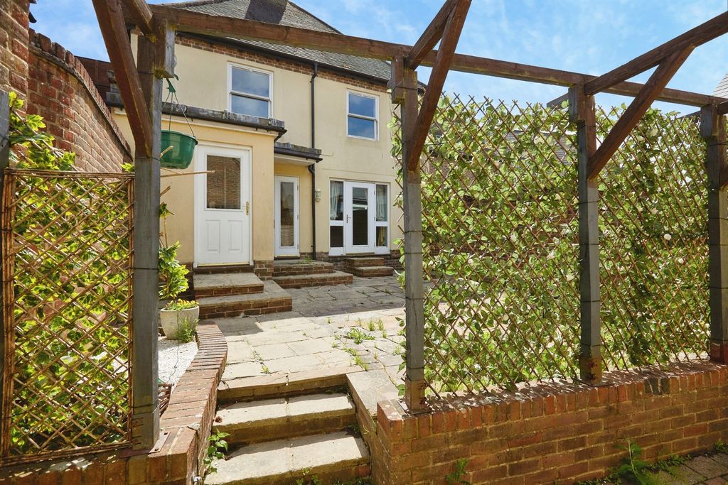 Property photo 1 of 26