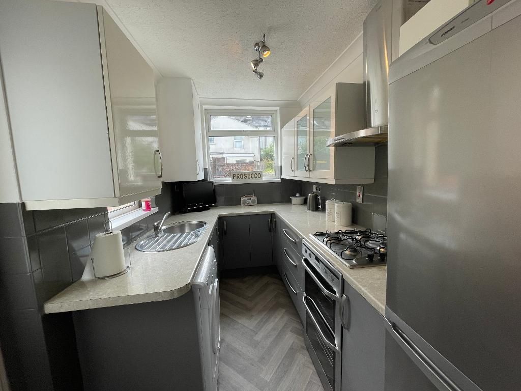 Property photo 3 of 13 Kitchen
