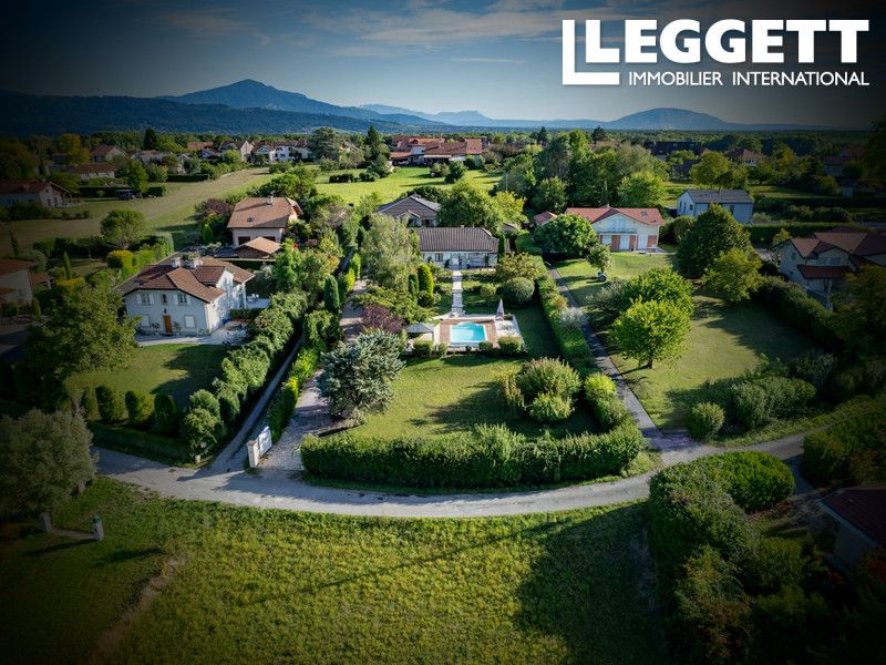 Property photo 1 of 10