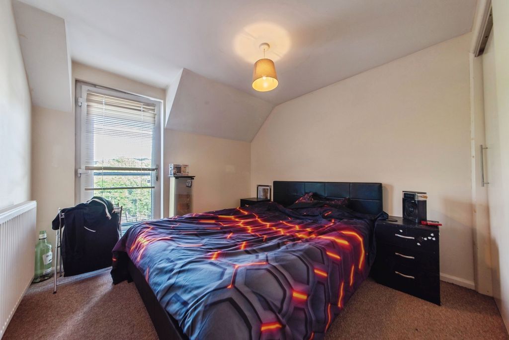Property photo 3 of 8 Pbox-Img.Jpg