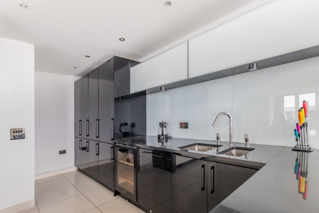 Additional image 25 of 3 bed flat for saleFerry Road, Cardiff CF11
