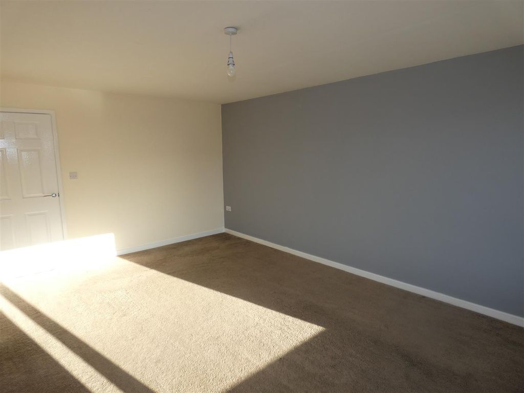 Property photo 2 of 17 P1110498.Jpg