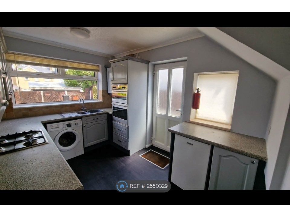 Property photo 2 of 27