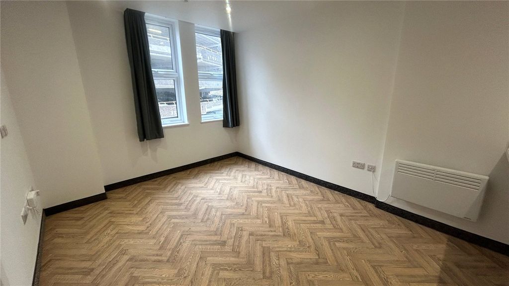 Property photo 2 of 5 Picture No. 08