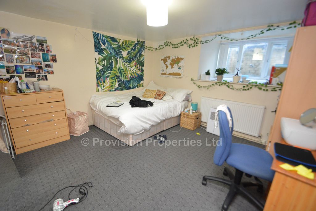 Property photo 3 of 17 Photo