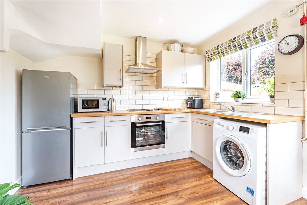 Property photo 2 of 17 Picture No. 08