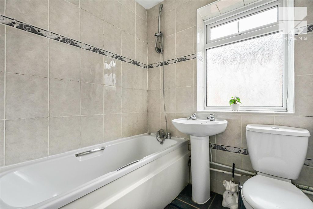 Property photo 3 of 21 4_75994_Watermarked.Jpg