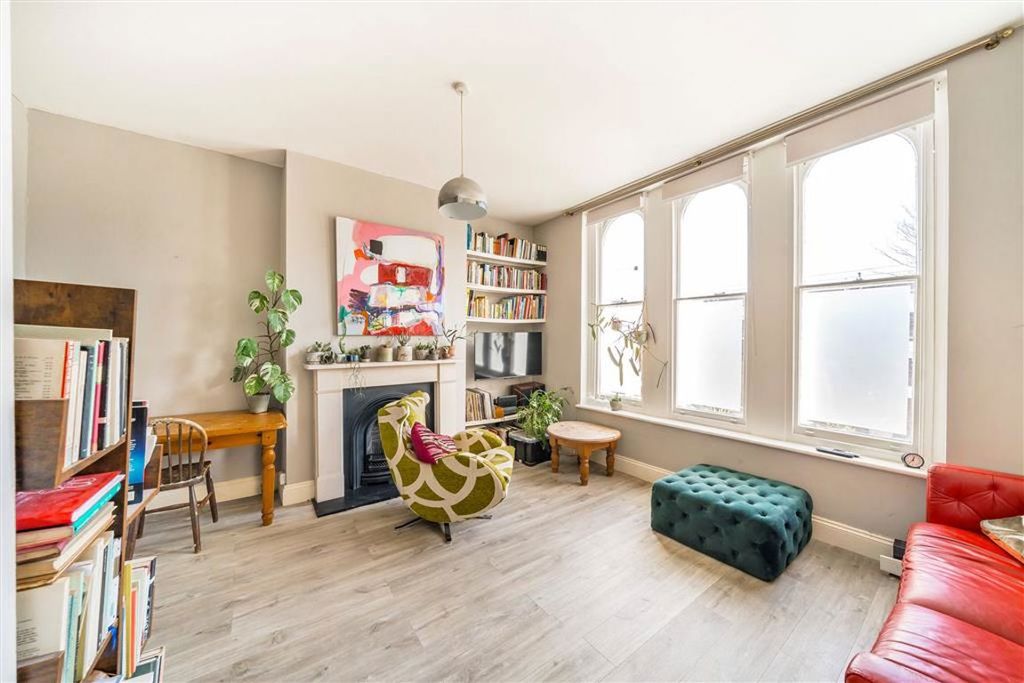 Property photo 2 of 8