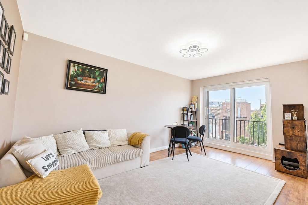 Property photo 2 of 8 5103483