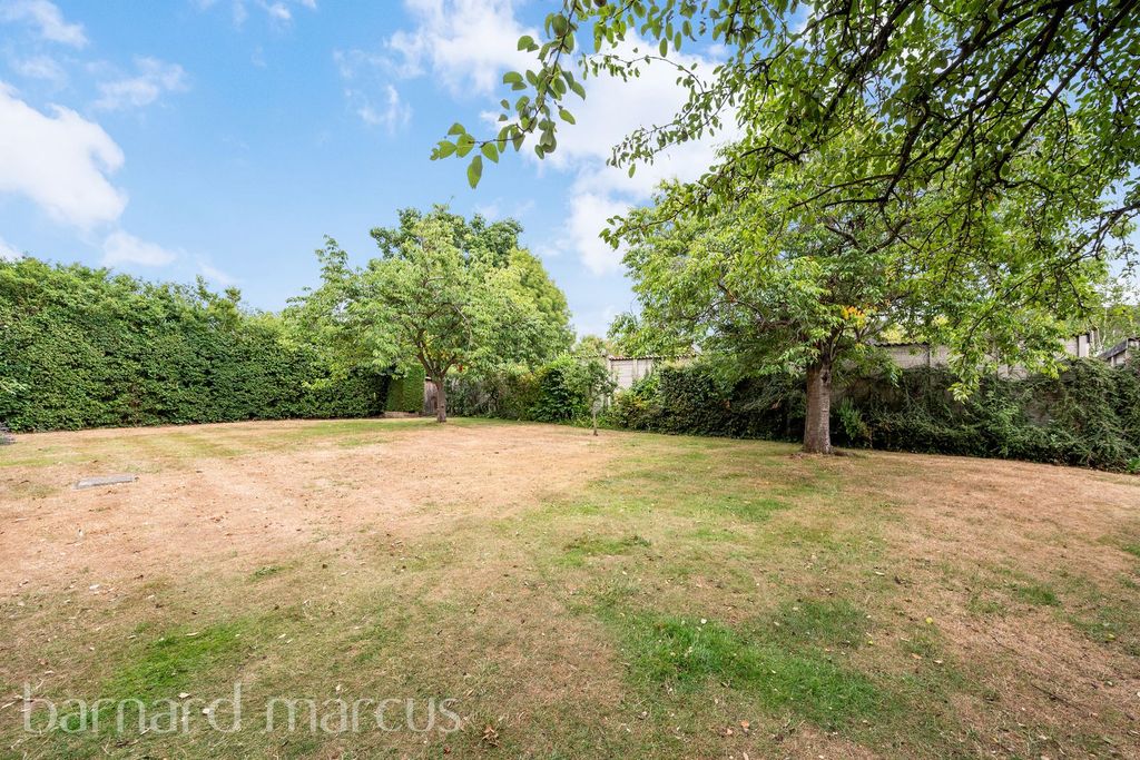 Property photo 2 of 8 Image