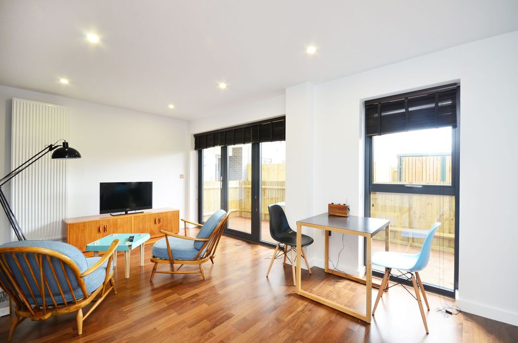 Property photo 1 of 6