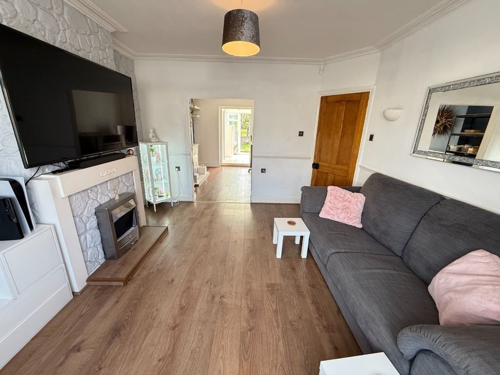 Property photo 3 of 17 5018123