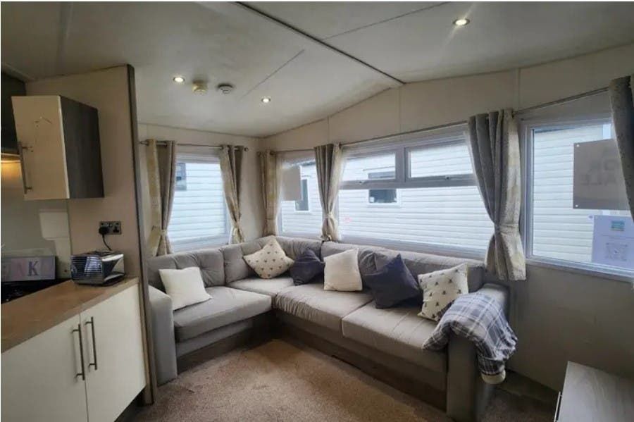 Property photo 1 of 5 - Delta Ascot For Sale