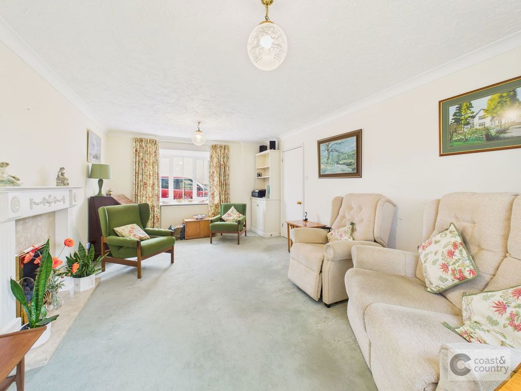 Property photo 2 of 28