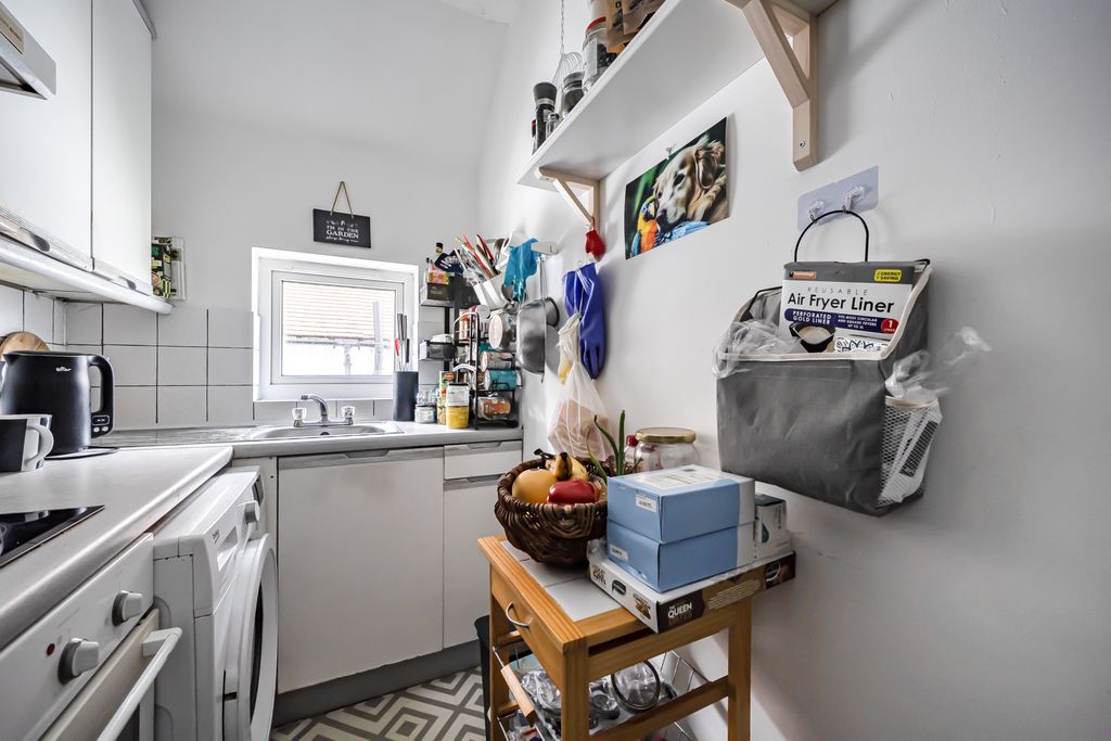Additional image 17 of 1 bed flat for saleForlease Rd, Maidenhead SL6
