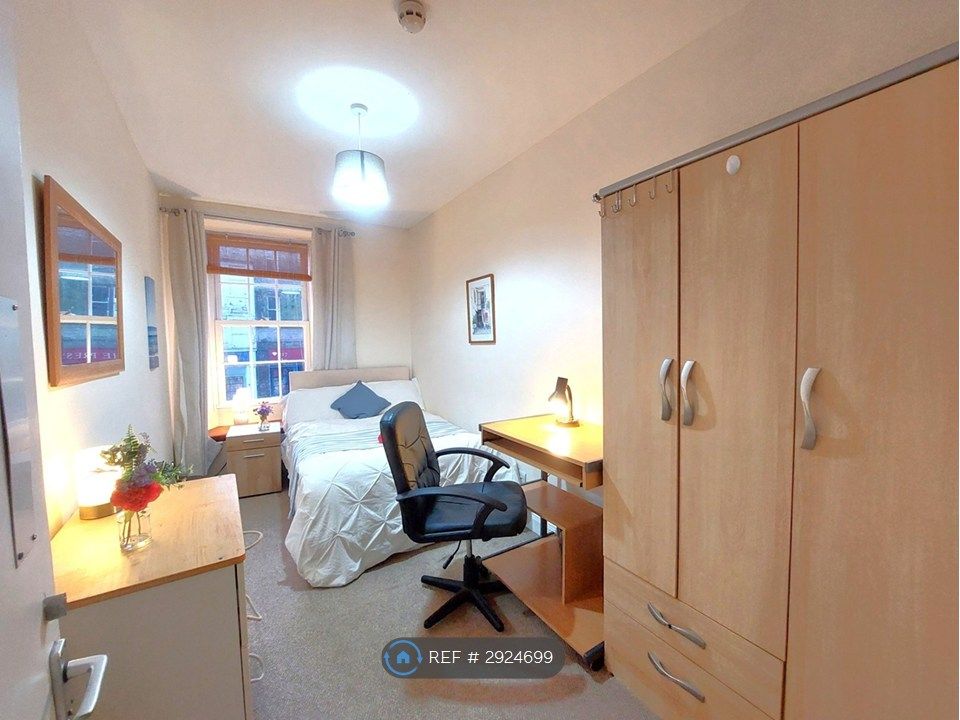 Property photo 3 of 9 Room 1