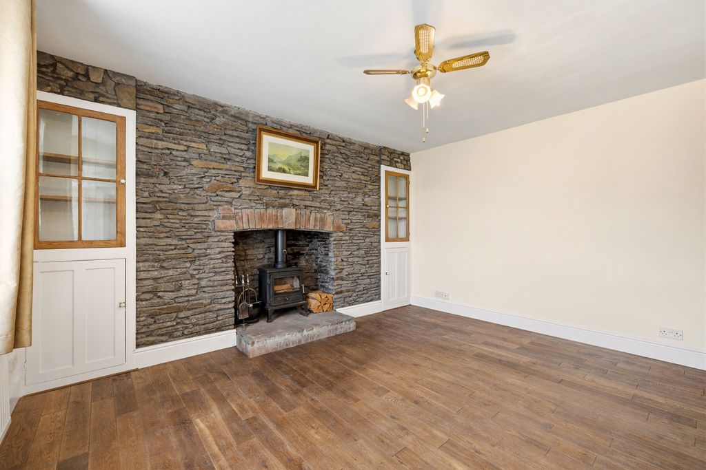 Property photo 3 of 26