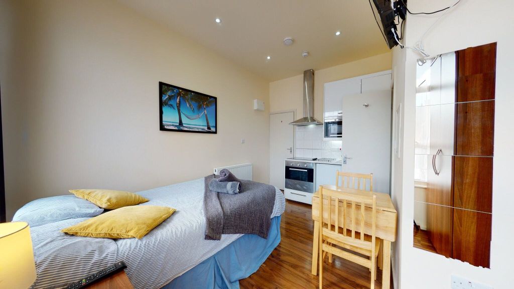 Property photo 3 of 8