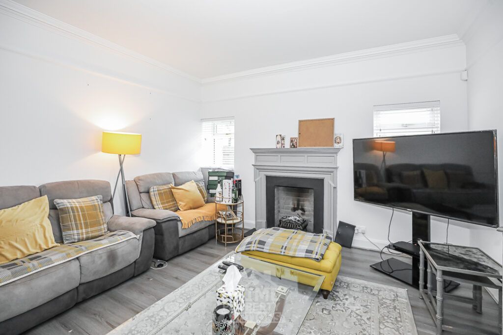 Property photo 2 of 23