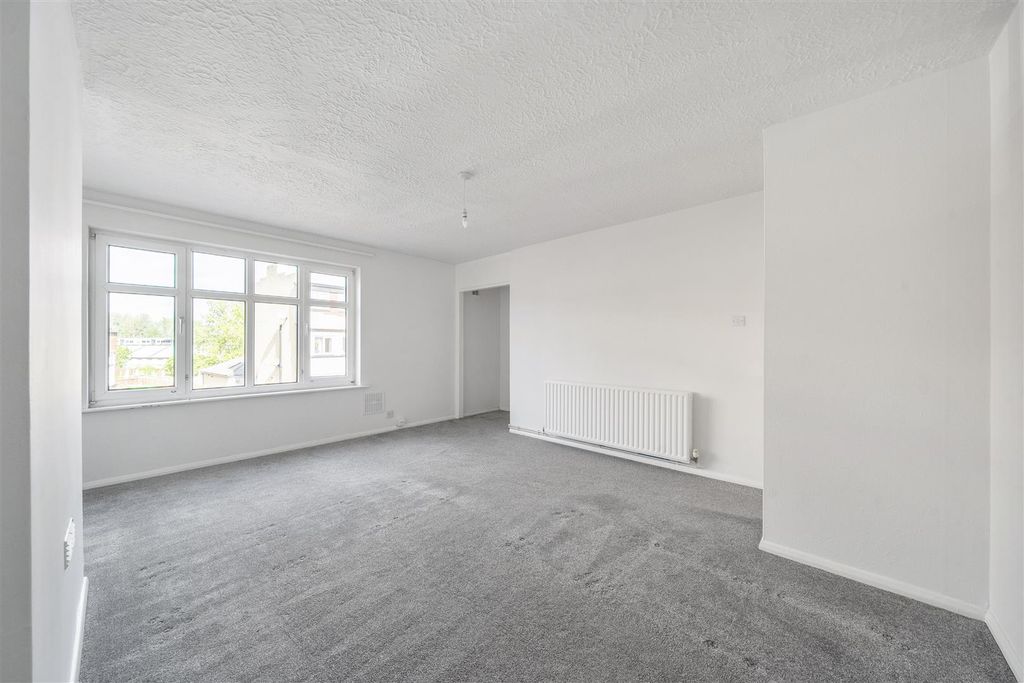 Property photo 3 of 10 1450888-14-69Fb3Caf87cd6.Jpg