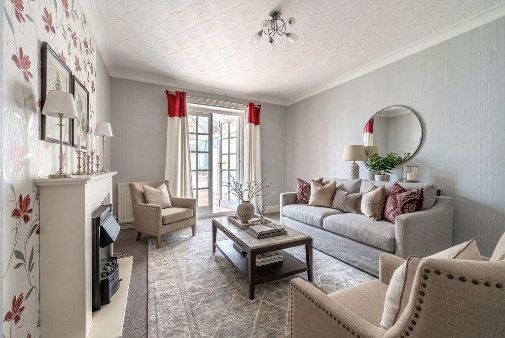 Property photo 2 of 13