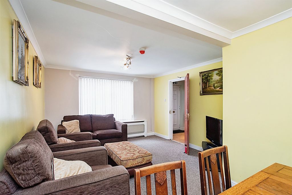 Property photo 3 of 15