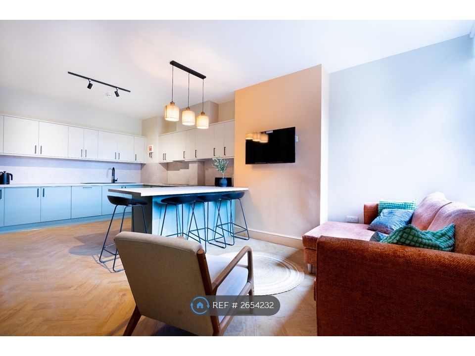 Property photo 1 of 17 Kitchen