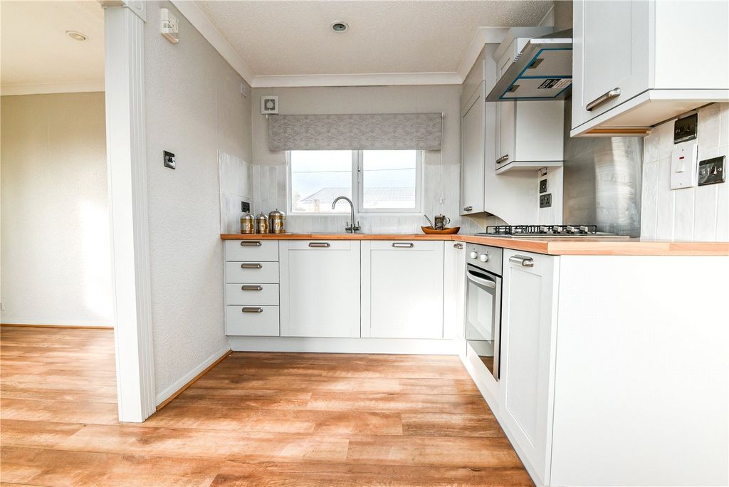 Property photo 3 of 15 Picture No. 04