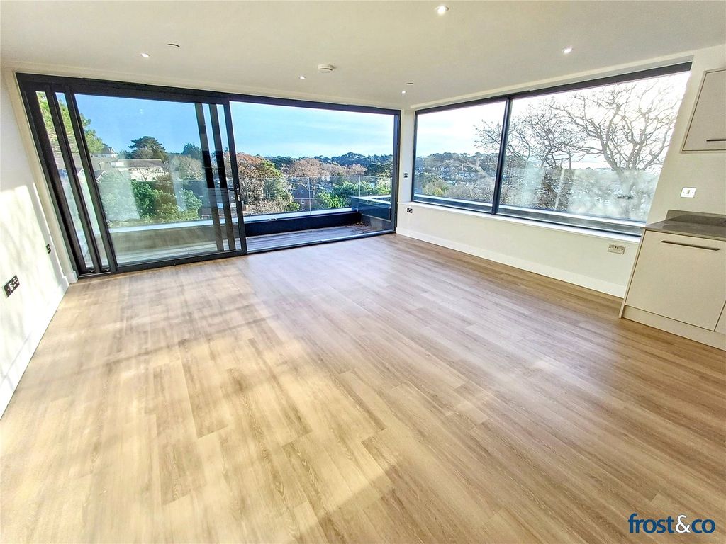 Property photo 2 of 17 Picture No. 06