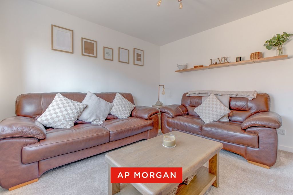 Property photo 3 of 16 Picture No. 09