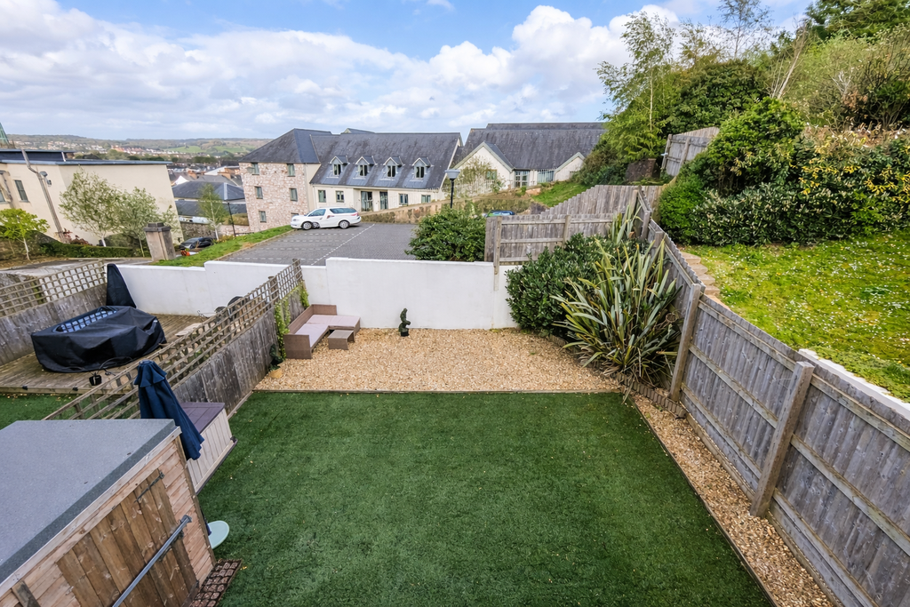 Property photo 2 of 19 Garden