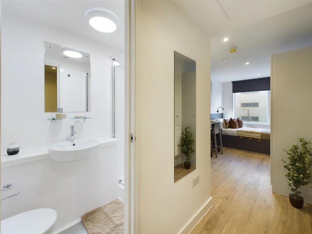 Property photo 1 of 25