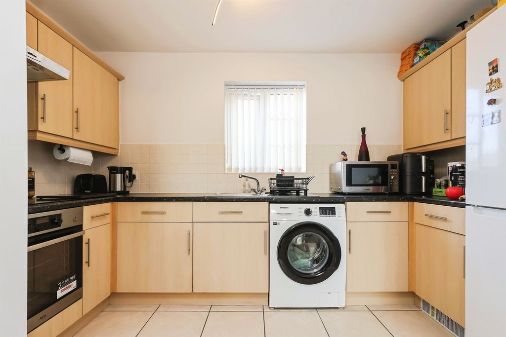 Property photo 3 of 17