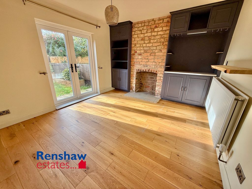 Property photo 3 of 17 L (1)