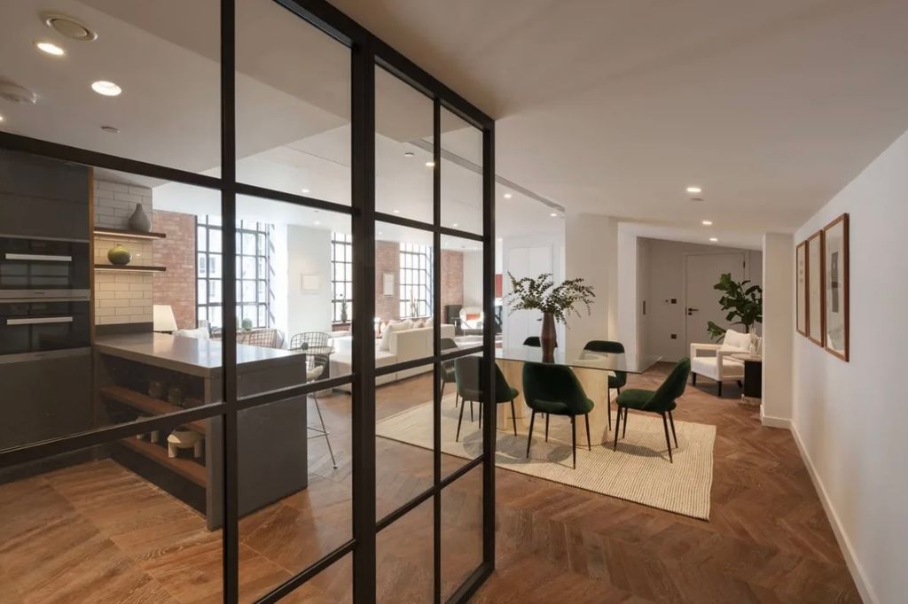 Property photo 2 of 8