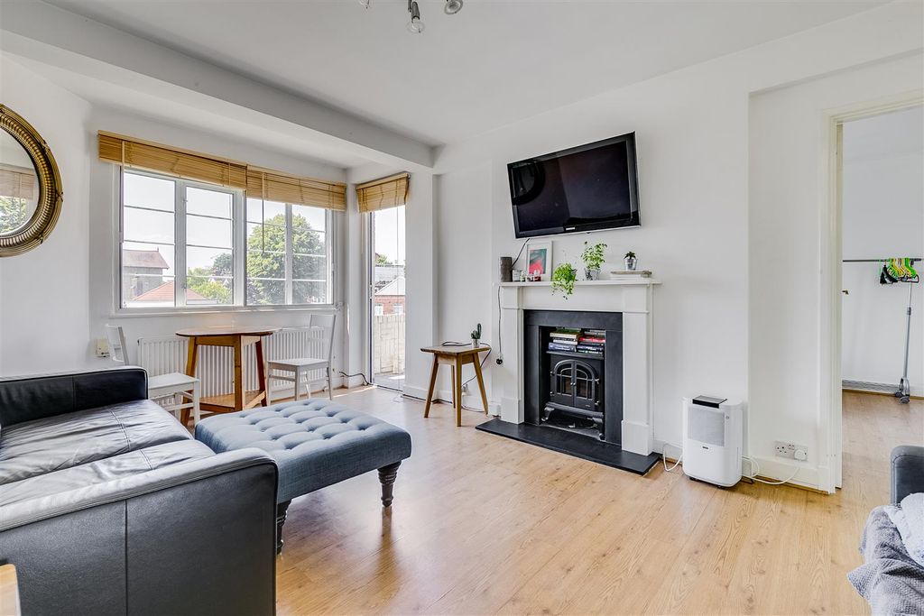 Property photo 1 of 12 For Sale - Chiswick Village, W4