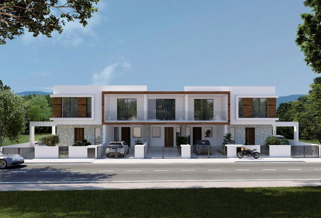 Property photo 1 of 3