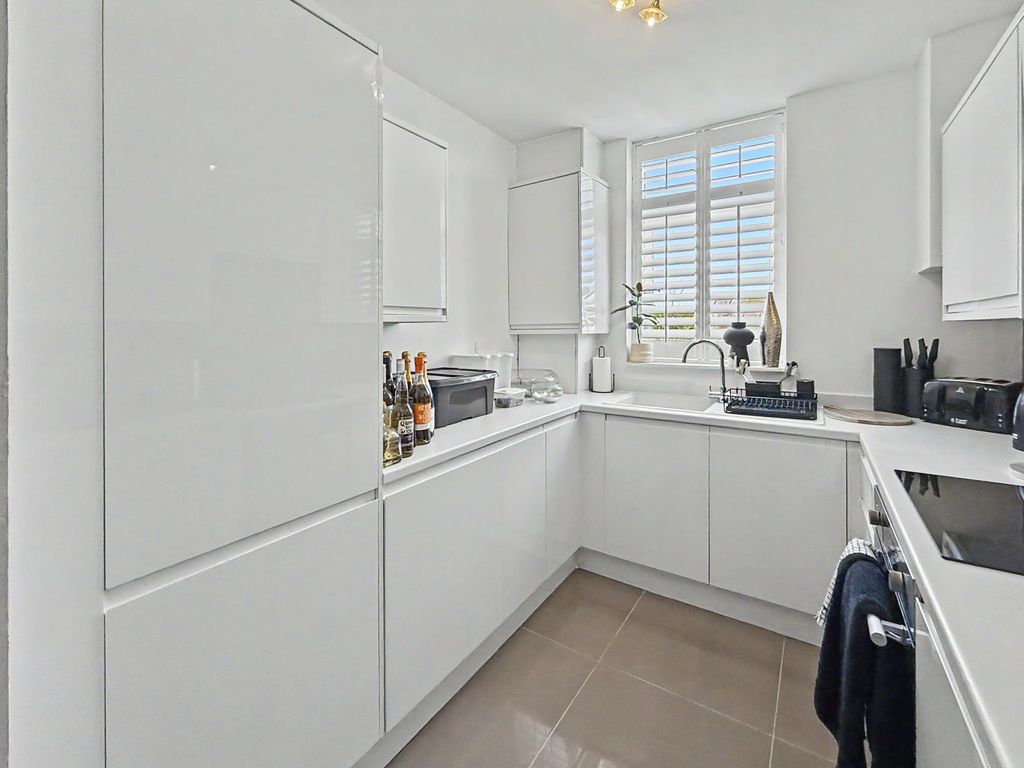 Property photo 3 of 28