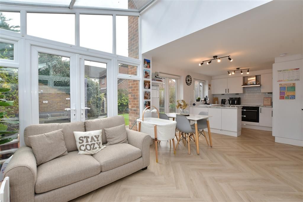 Property photo 2 of 26 Conservatory